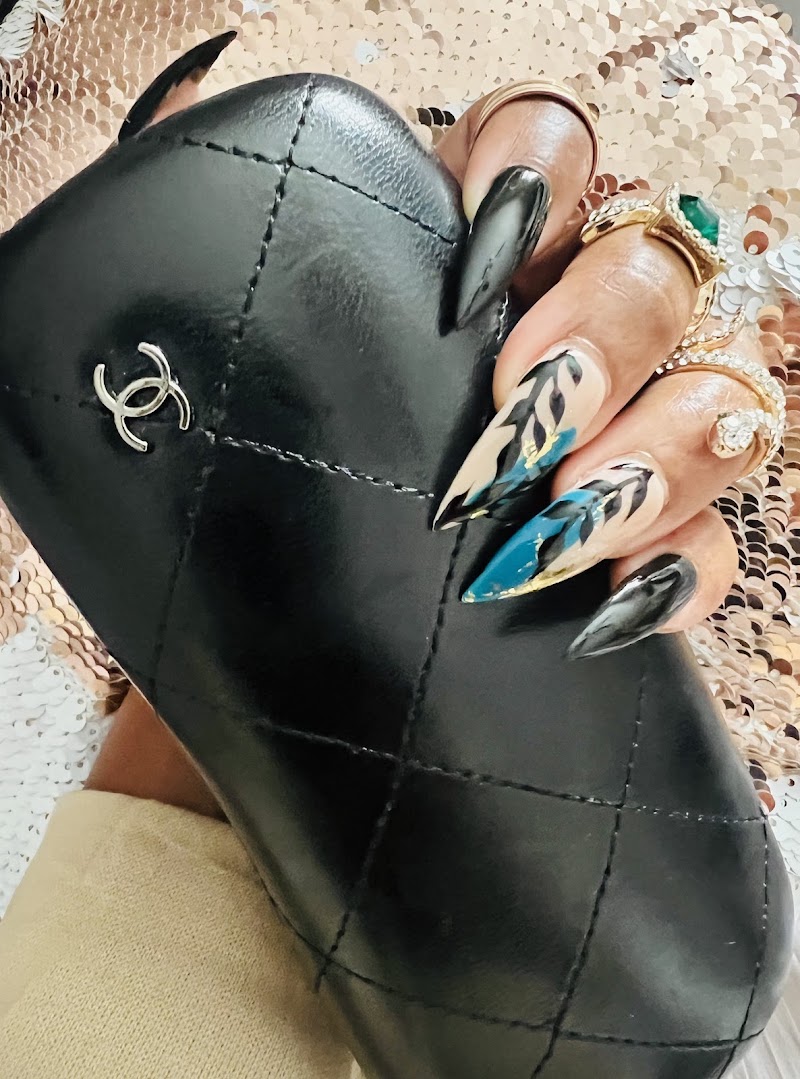 Daisy nails, nail salon in Collierville, TN, photo 5 of 10