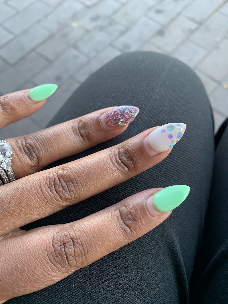 Daisy nails, nail salon in Collierville, TN, photo 6 of 10